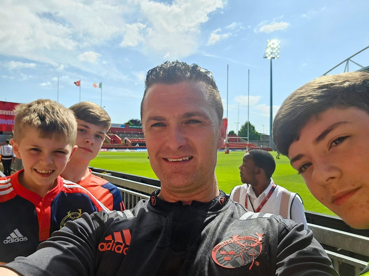 M4Udiets's tweet photo. ##thomondparkselfie https://t.co/iXJOVi7goN