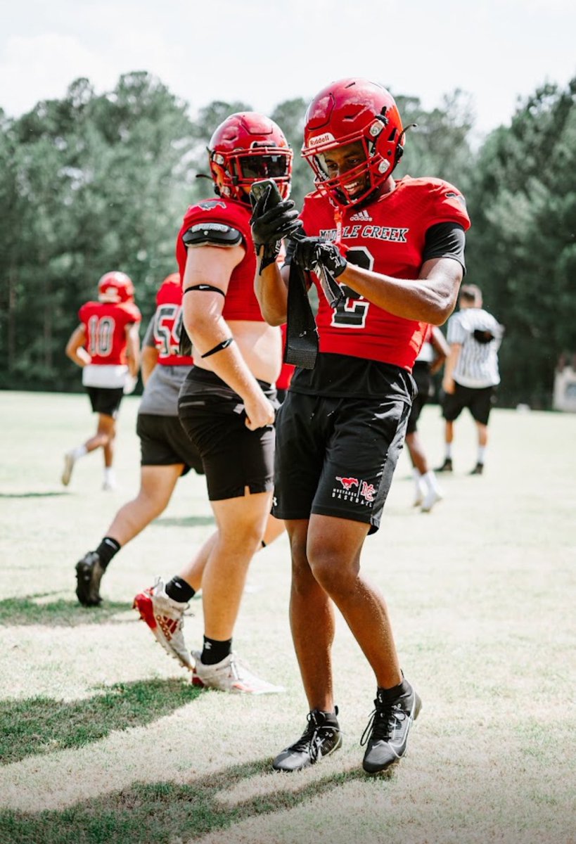 Who looks better in 2️⃣?

<a href="/ReillyWald/">Reilly Wald</a> or <a href="/BrayStew2/">Braylon Stewart</a>