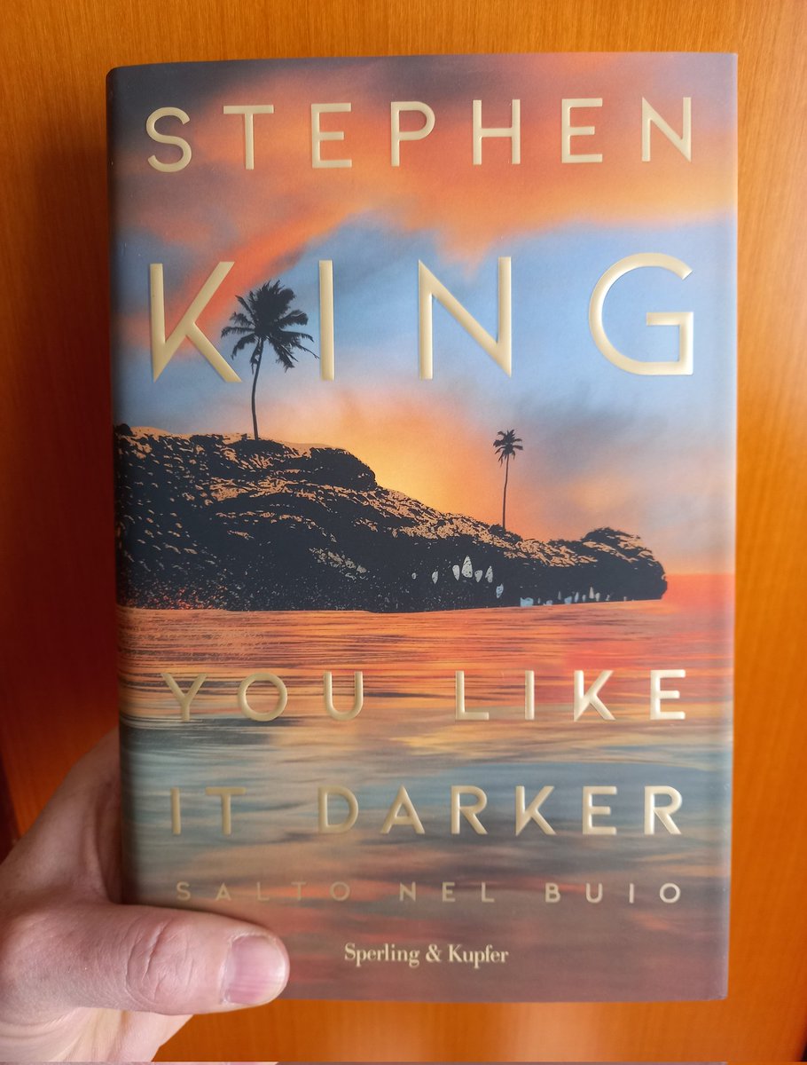 MyRoom237's tweet photo. #KingCollezione #Book89
#YouLikeItDarker #SaltoNelBuio
#StephenKing https://t.co/idebUXAALK