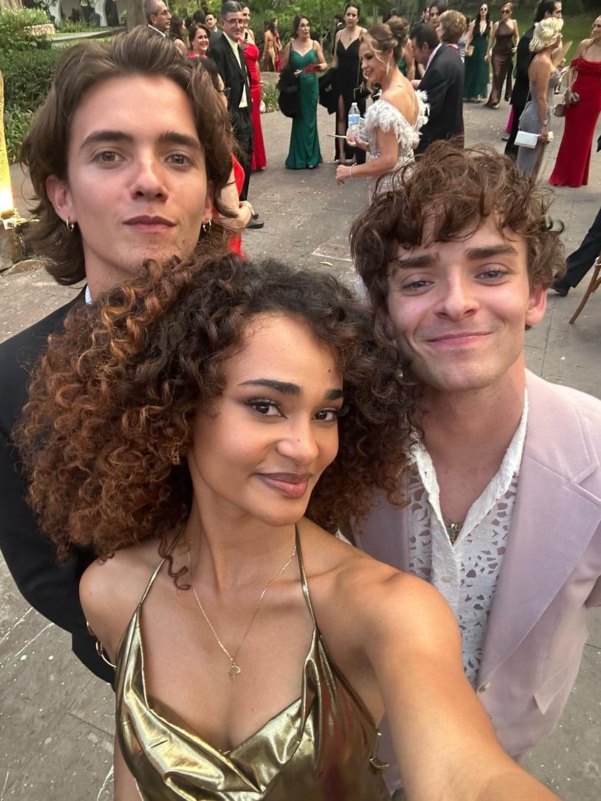 NowUnitedPE's tweet photo. 📸📸📸

#SabinasWedding https://t.co/IJzyhZ3iNW