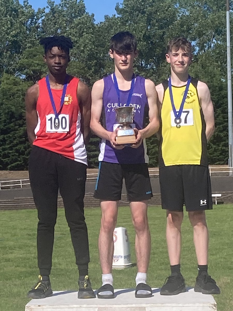 StAmbroseSci's tweet image. Well done 3rd 🥉 place 👏 @st_ambrose_pe  #Ambees