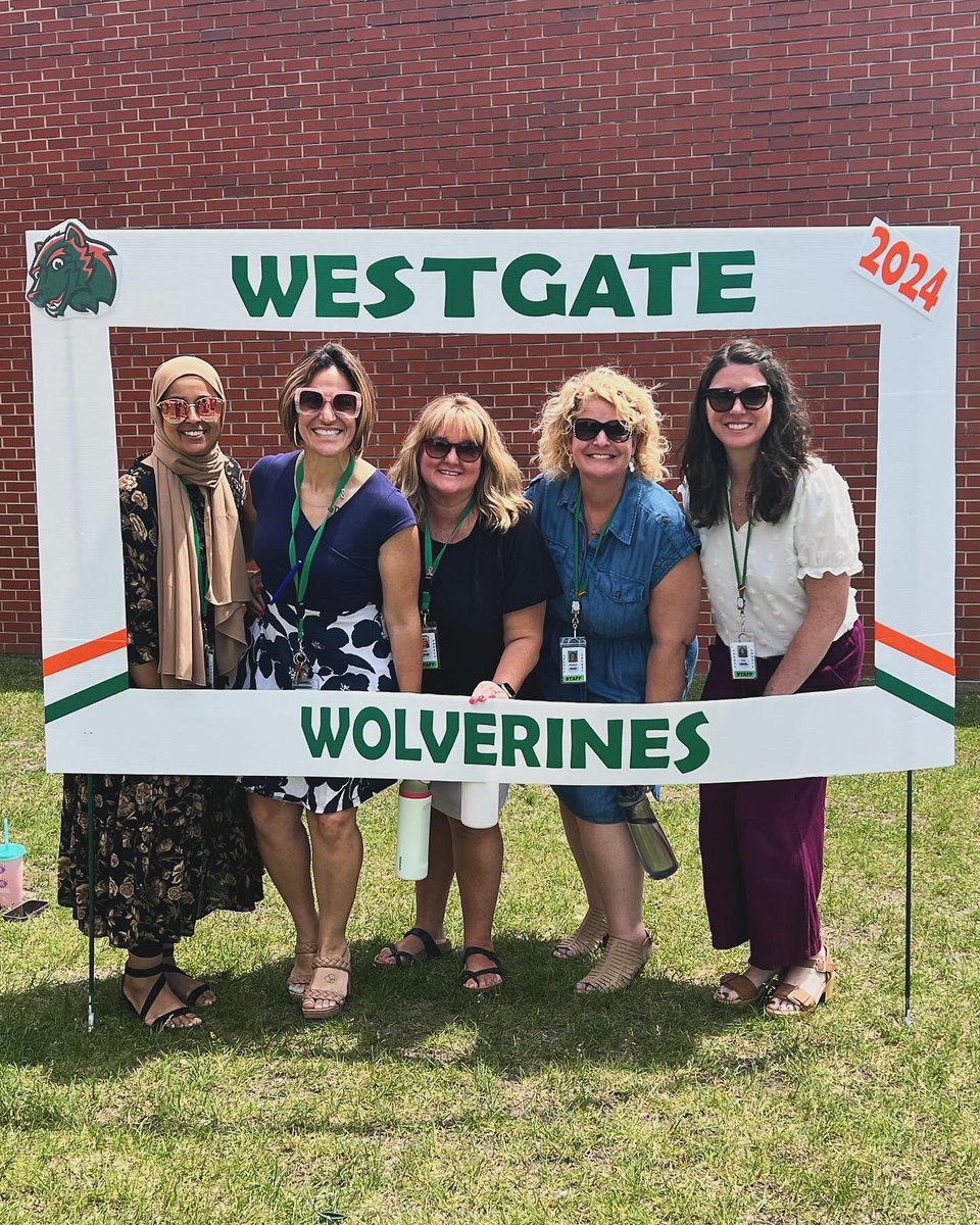GillespieLeads's tweet image. And that’s a wrap on year 1️⃣1️⃣ - thankful for all the time w/ my #funfive and #gillespiesflock! 🥰 #wgleads #growingwithgillespie @AHSD25Westgate