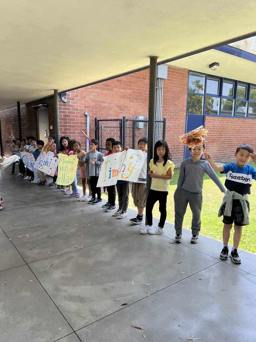 HalimStephaniee's tweet image. 🥇🏆💙What a week!💪🏽🎊🎉
🎓#GradRun2024 Congrats Coach Bella
🏆#Roadrunnerroundup2024
Congrats Mr.Manuel Hernandez 
🥇🏃🏽‍♀️🏃🏾#FitKids
📖 Reading Buddies @MrsGeisInFifth 
🥳 Sharon Pasqua-PTA Oak Award, Happy Retirement!
@ReneeCostarella @ArcadiaUnified @CaminoGrove