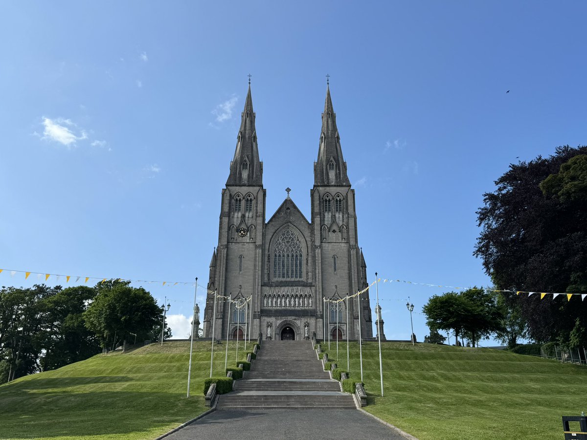 What a glorious day in Armagh, thanks to the Knights of St Columbanus for erecting bunting ahead of tomorrow’s Corpus Christi procession. Should be a wonderful moment of grace and blessing