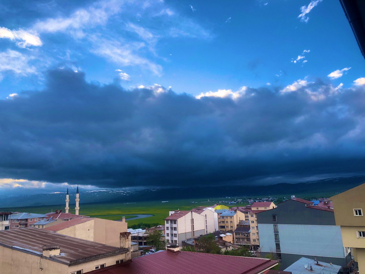 Yine Bulutlar Güneşi Yerinden Etmeye Geliyordu😏