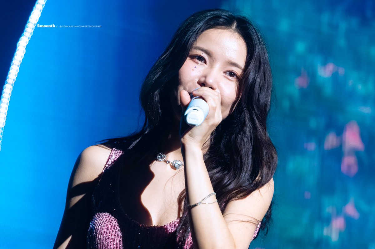 2moonthM's tweet photo. [📷] 240601 
솔라 (Solar) 2nd CONCERT［COLOURS］

https://t.co/U6ImDxbn33

#솔라 #SOLAR https://t.co/cOBHqxui2Y