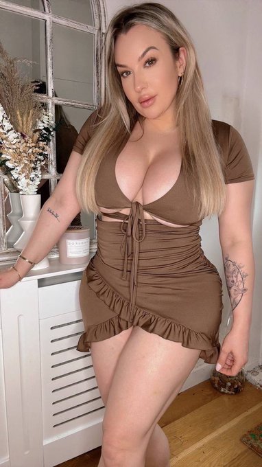 It&rsquo;s rude to stare 👀 https://t.co/3eQ26CEsSm