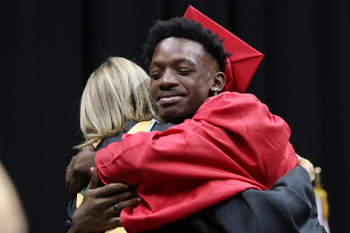 pascoschools's tweet image. Hudson High School Class of 2024!