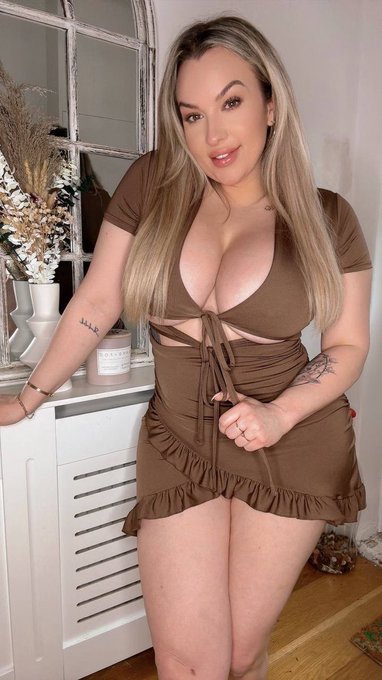 Join me here if your man enough  https://t.co/wczP1KRaj1 https://t.co/DytJJUv92m