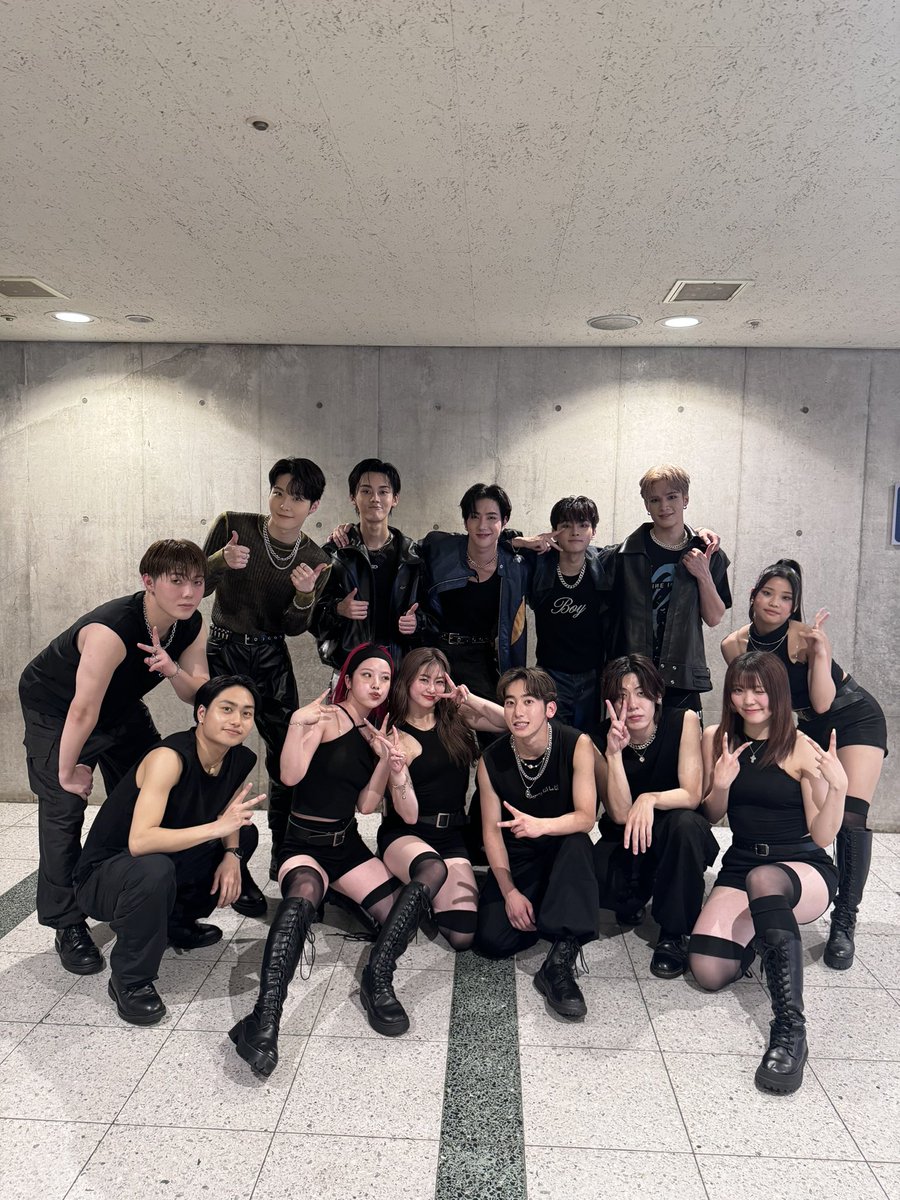 ONEPACT_INA's tweet photo. 📷 01.06.2024
@/_gpSTUDIO_ mengunggah foto one pact bersama dengan 8 penari #gpcrew yang tampil dalam event #YogiboBOOMTOKYO2024
#ONEPACT #ワンパクト #원팩트 #gpstudio #gpcrew
#YogiboBOOMTOKYO2024 https://t.co/95x4v1TIi1
