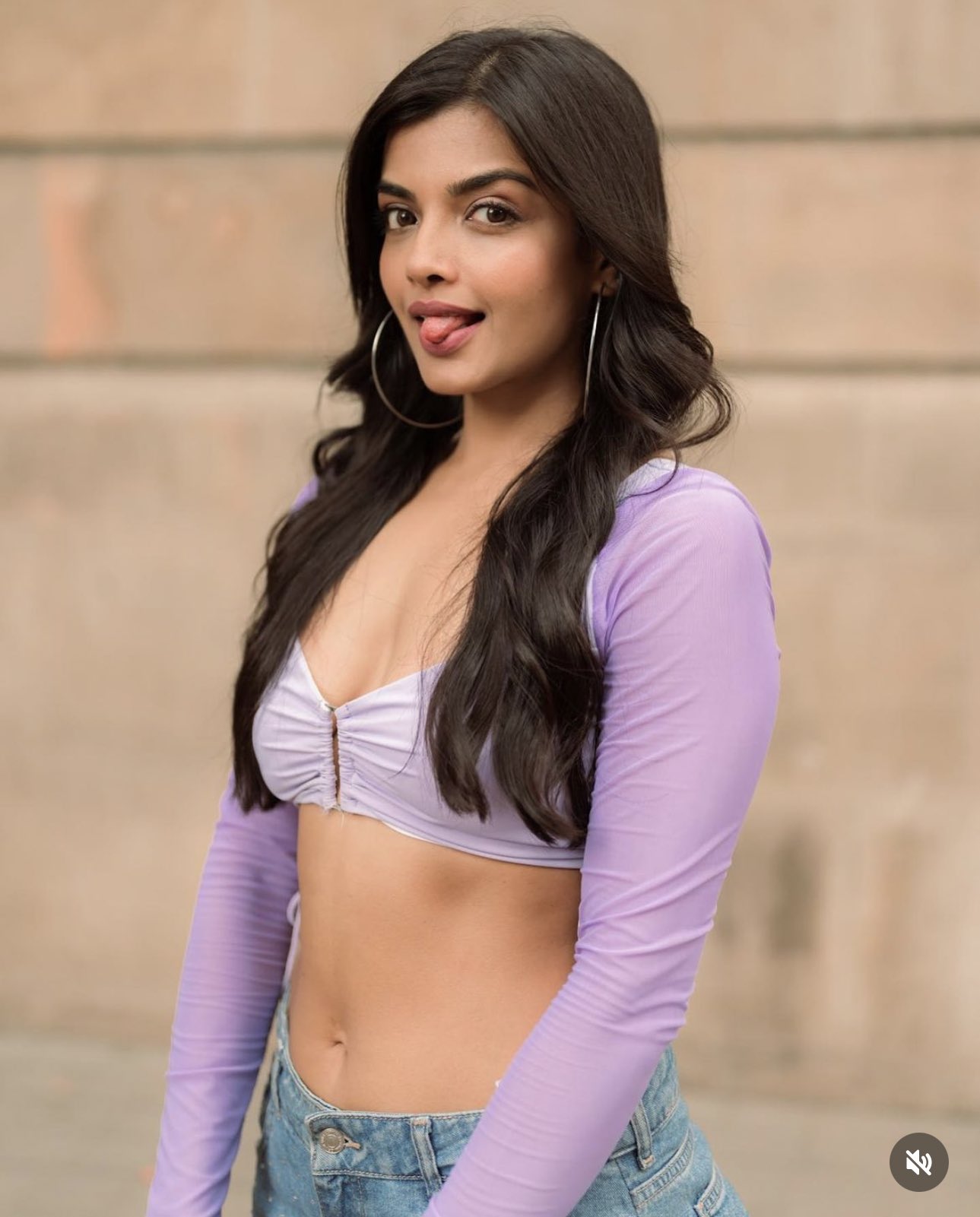 GO_8U6bbAAIG63j?format=jpg&name=large