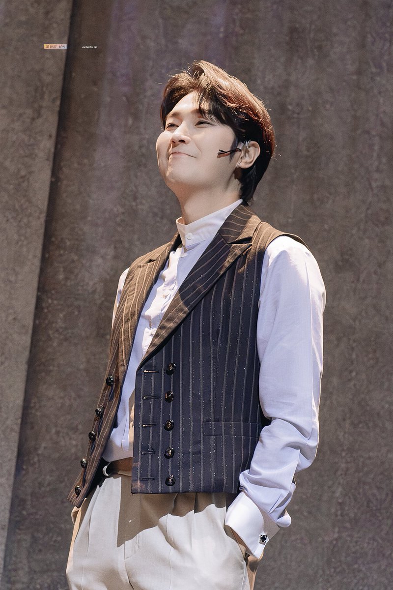 unnbre11a's tweet photo. 냉! 단장                                  냥! 단장 https://t.co/InKZgT5Hc0
