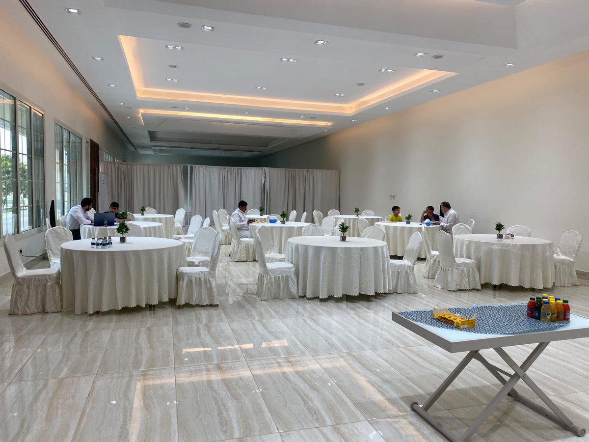 AlYamamah_s's tweet photo. نفذت #جمعية_اليمامة_الأهلية برنامج ( مُثابر ) والمتضمن تنظيم حصص تقوية دراسية مجانية لأبنائنا الطلاب في مراحل التعليم العام قبل بدء الإختبارات النهائية الحالية.
وبرنامج (مثابر) هو احدى ثمرات لقاء المعلمين الأول الذي نظمته الجمعية واستفاد منه عدد من طلبة الأسر المستفيدة بالجمعية. https://t.co/01BX5XkJIO