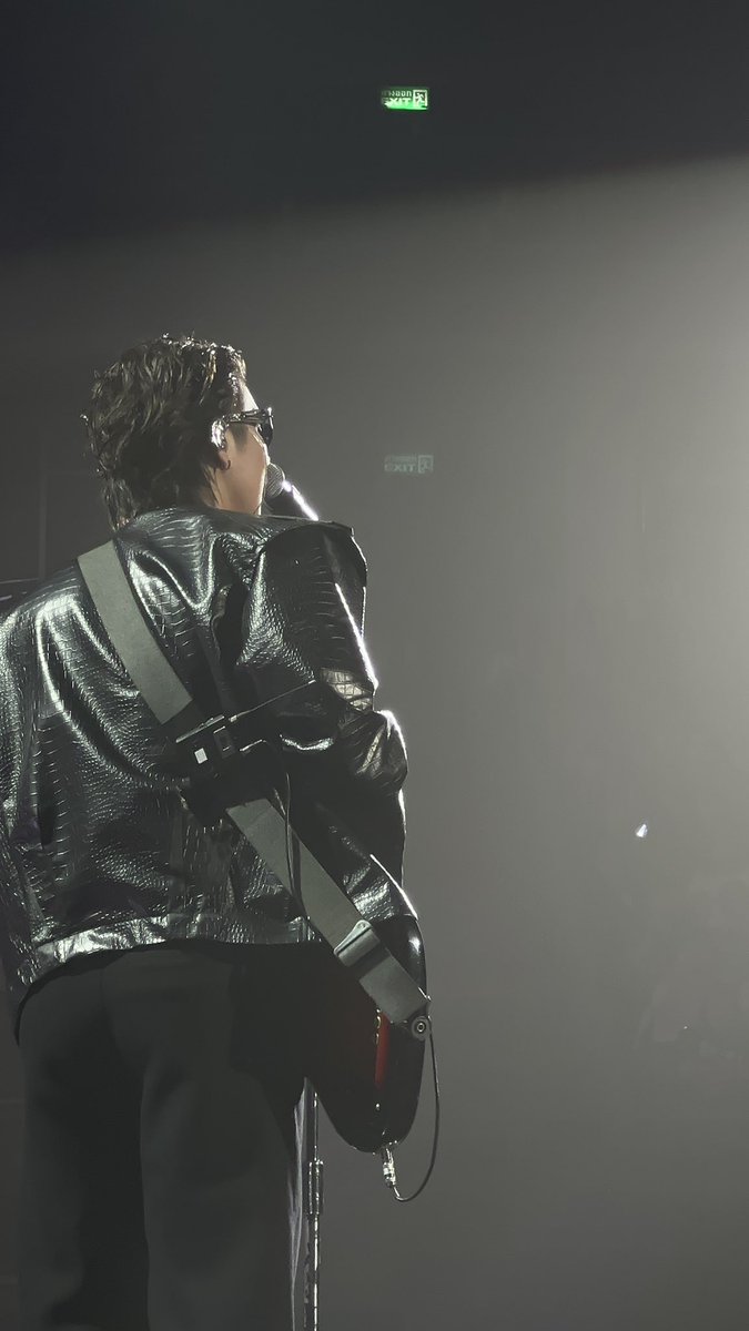 บัตร 7,000…
ปวดคอไปหมดแล้ว

#TheKingdomsConcertxBRIGHT_Day1 
#TheKingdomsConcertxBright
#TheKingdomsConcert_D1
#TheKingdomsConcert
#bbrightvc <a href="/bbrightvc/">bright</a>