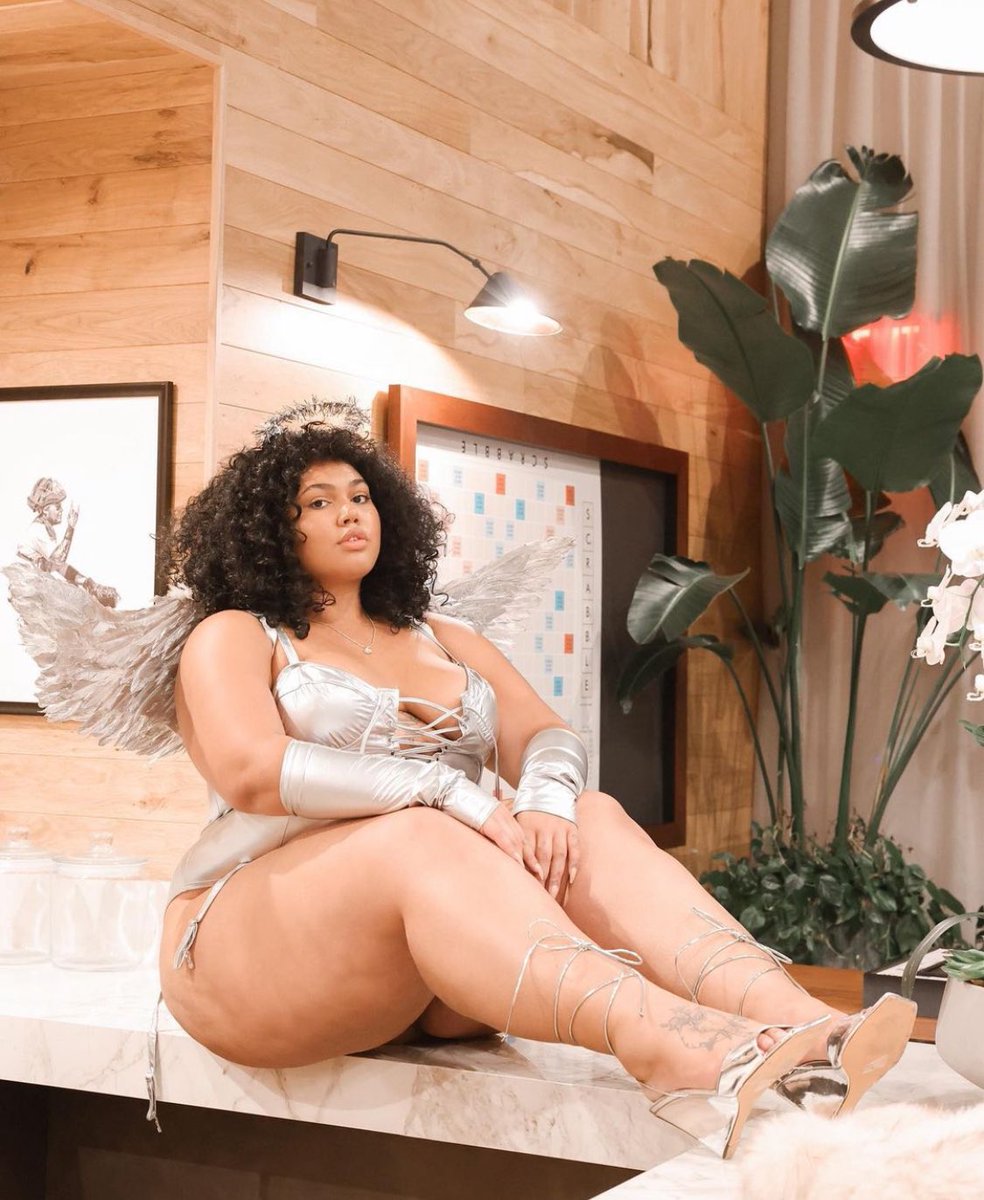 CakeCookies01's tweet photo. Curvy Goddess Alexus Danisha 🇺🇸 | Plus Size Fashion Curvy Model - ASMR Goddess Show Lifestyle Trends
https://t.co/1fZpw4ltih https://t.co/TMtq4Kk3wk