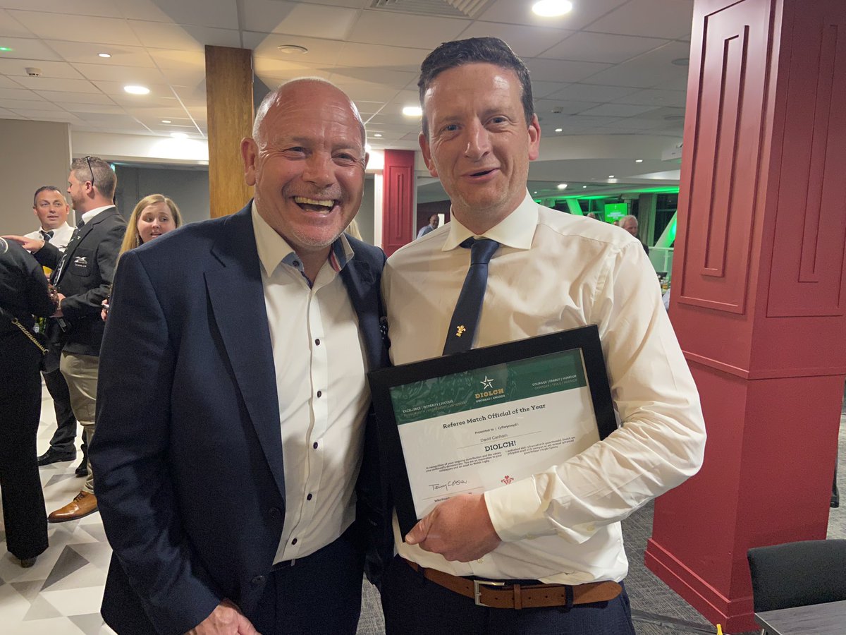 amycerys's tweet photo. Amazing evening at WRU volunteer awards 2024. So proud of my hubby David - Referee Match Official of the Year. @RugbyKnights @RiscaRFCMandJs 
#WRUVolunteerAwards #WRU @WRU_Community @anna_e_chapman https://t.co/1jfANbQQvQ