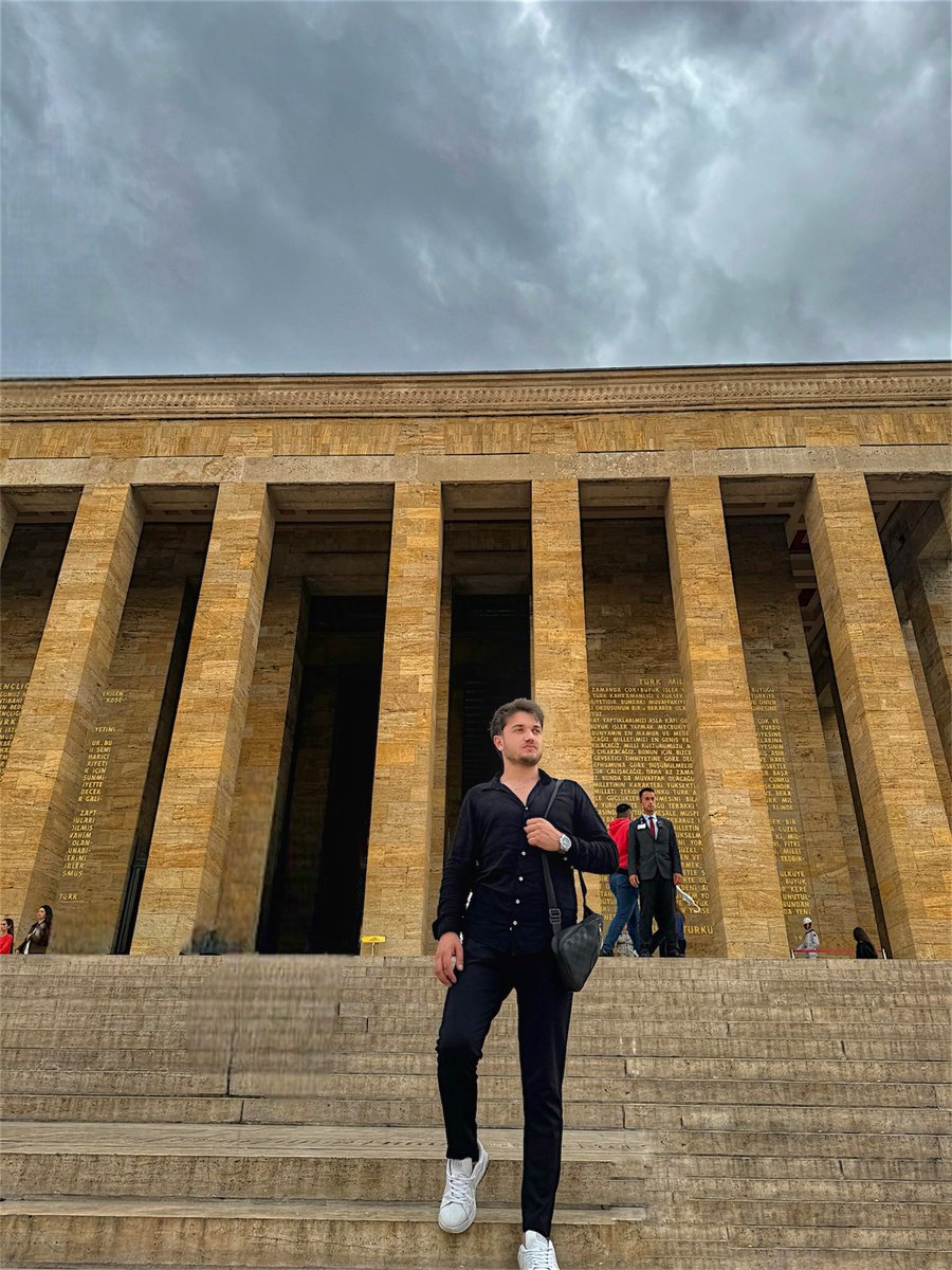 Bir gün dönüp geçmişe baktığınızda, mücadelelerle geçen yılların hayatınızın en güzel yılları olduğunu fark edeceksiniz.
#Sigmundfreud