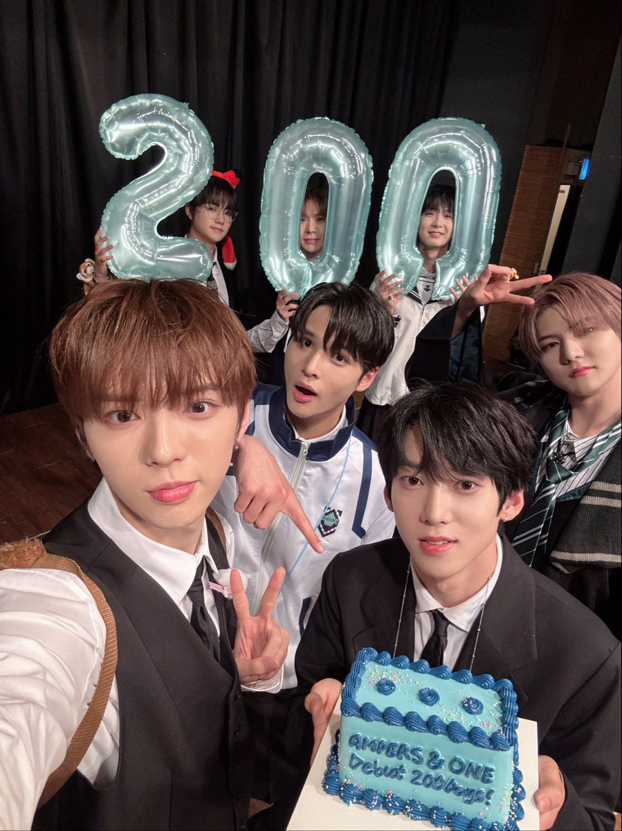 _AMPERSANDONE_'s tweet photo. [📸] 240601 앰퍼샌드원 (AMPERS&amp;ONE) 2nd Single Album [ONE HEARTED] 발매 기념 팬 사인회 (DEAR MY MUSE)

With ANDEAR by AMPERS&amp;ONE’s side💞

#앰퍼샌드원 #AMPERSANDONE #Broken_Heart #브로큰하트 #ONE_HEARTED #원하티드 https://t.co/rK9x7iOUi9