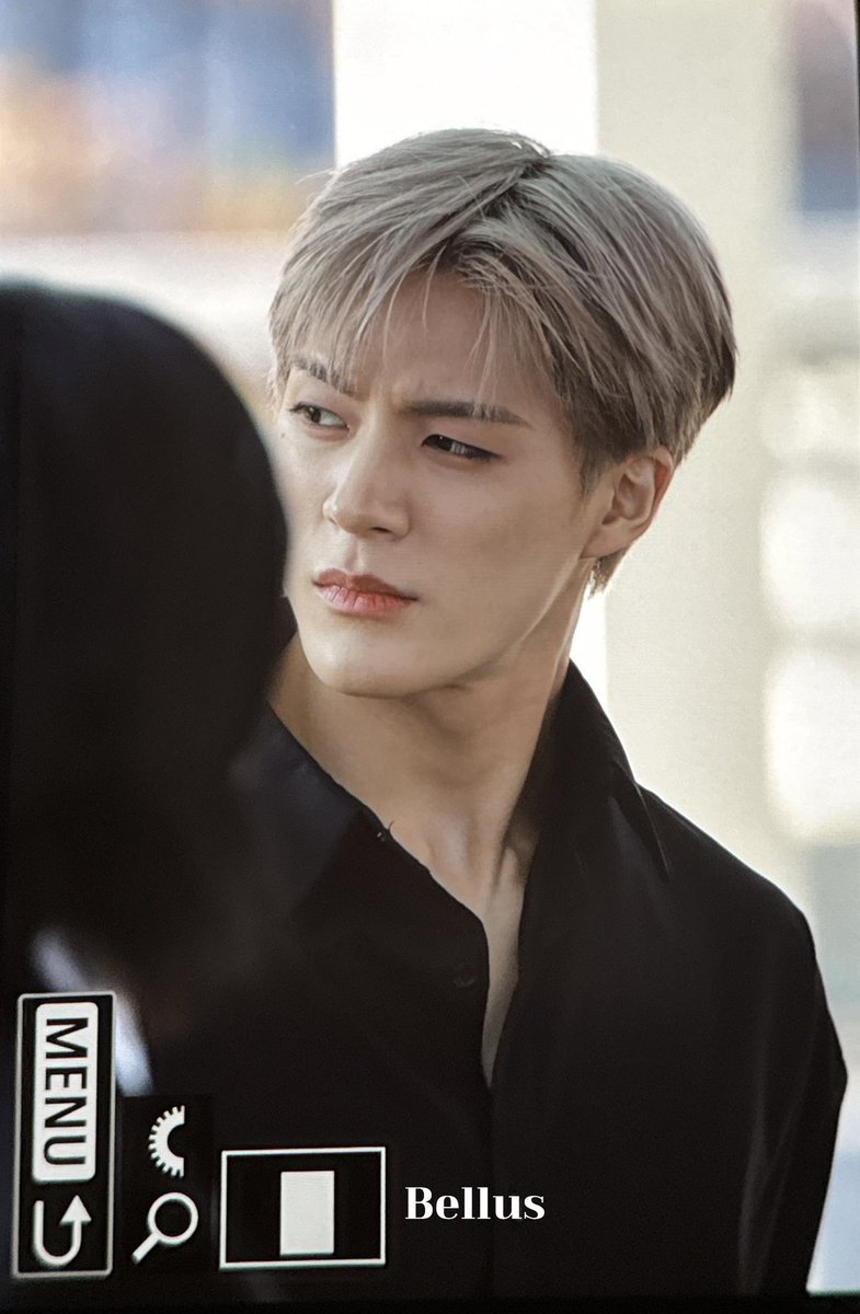 ไม่พอใจอะไร ขมวดคิ้วได้เลย เพราะหล่อดี