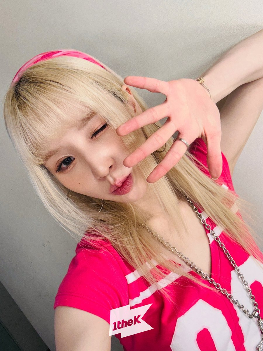 everymoonstep's tweet image. 히뭉이님 이번 활동 초미녀셀카 너무 짱이셔😻😻😻