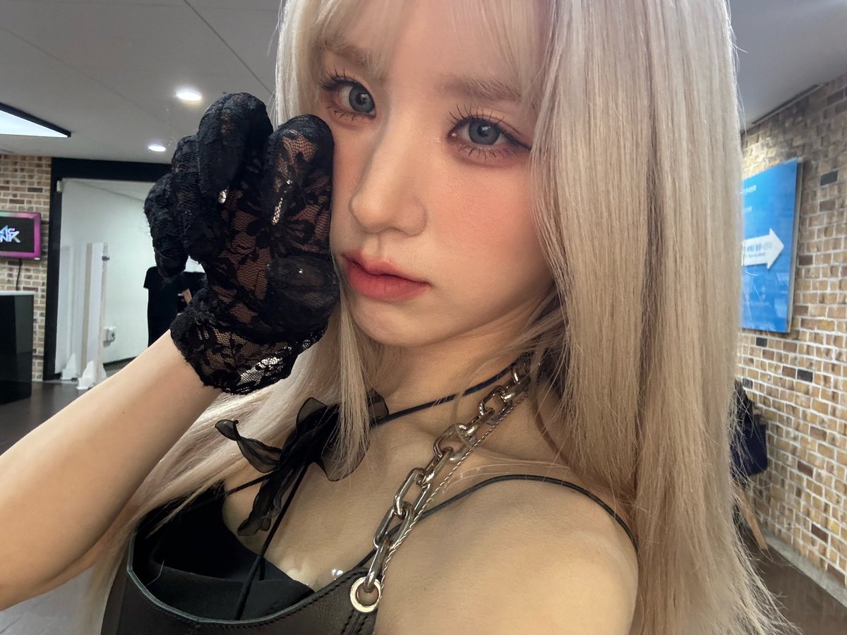 everymoonstep's tweet image. 히뭉이님 이번 활동 초미녀셀카 너무 짱이셔😻😻😻