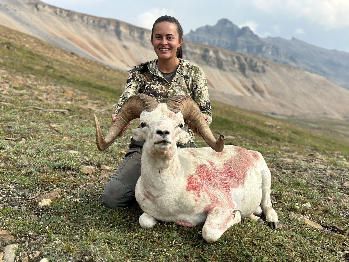 thankful to talk outdoors, travel and paths with Sierra Langbell this week, go listen to the latest #drduck waterfowl podcast link below #enjoythejourney #waterfowl #biggame #hunting #women #outdoors #drduck 

bit.ly/3UWqPXk