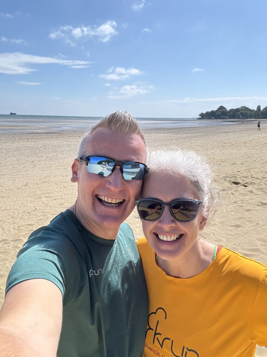 More parkrun tourism for me &amp; <a href="/Helly_J_/">Helly</a> &amp; this time we are visiting Medina parkrun on the Isle of Wight &amp; on the summer course at Appley Park

Up &amp; down multi terrain course with an out &amp; back along the beach front + lots of super support from the local volunteers 

🦺🧡👏🏻 #IOW