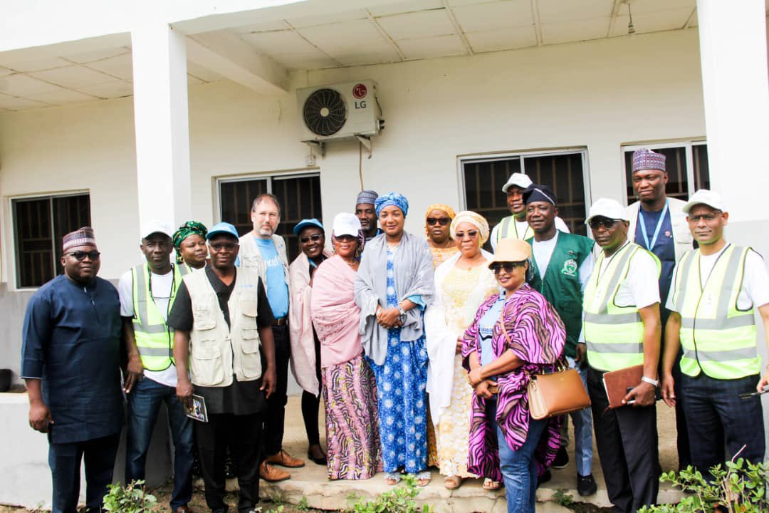 M_AdabaSoyemi's tweet photo. Powerful collaboration on #HPVvaccine in action! @UNICEF_Nigeria team, led by Eduardo Celades Blanco with @gavi & @NphcdaNG Teams, in a strategic meeting with Dr. Amina El-Imam, Commissioner of Health, Kwara State.
#HealthPartners #SBCNigeria
📸 : abiodun adeyemi
@UNICEF @Sofszee https://t.co/NMyisRCHkL