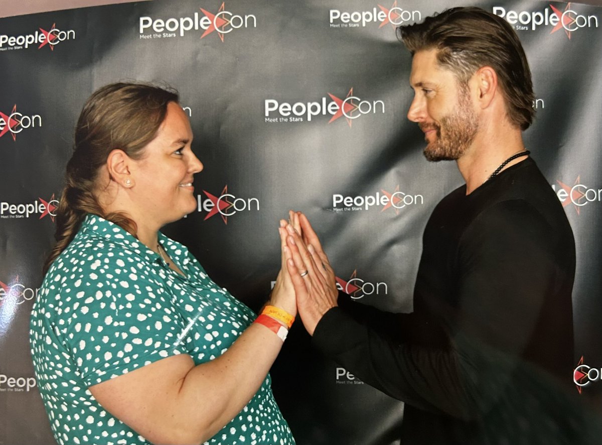 MiaAW90's tweet image. When Jensen Ackles says “you have pretty eyes” after this op, you die. 🥹🫠
#DLC6 #SPNFamily