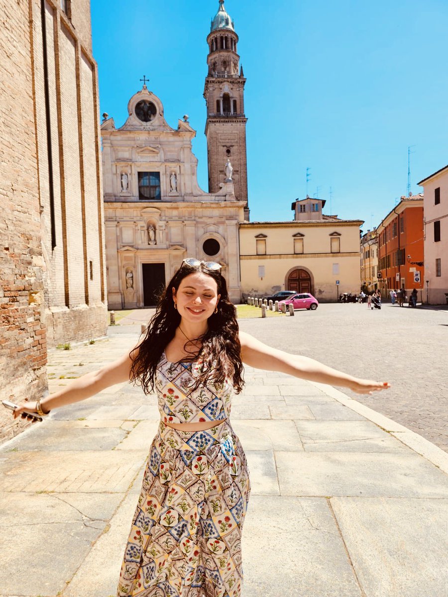 Sophia Smith Galer tweet media