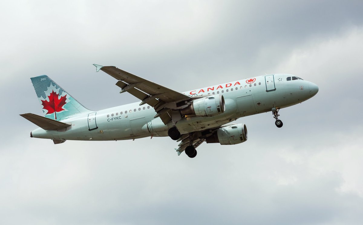 It’s that time of year we’ve all been waiting for…. Summer is finally here and so is the return of Air Canada’s direct service to Toronto! ✈️ Starting today through October, enjoy seamless connectivity to YYZ onboard Air Canada’s A319. Wheels up at 14:45 daily.