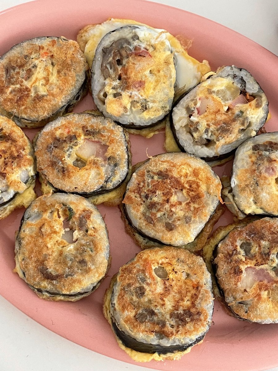 muk_yes's tweet photo. 김밥전과 너구리 https://t.co/BexxxfqwWA