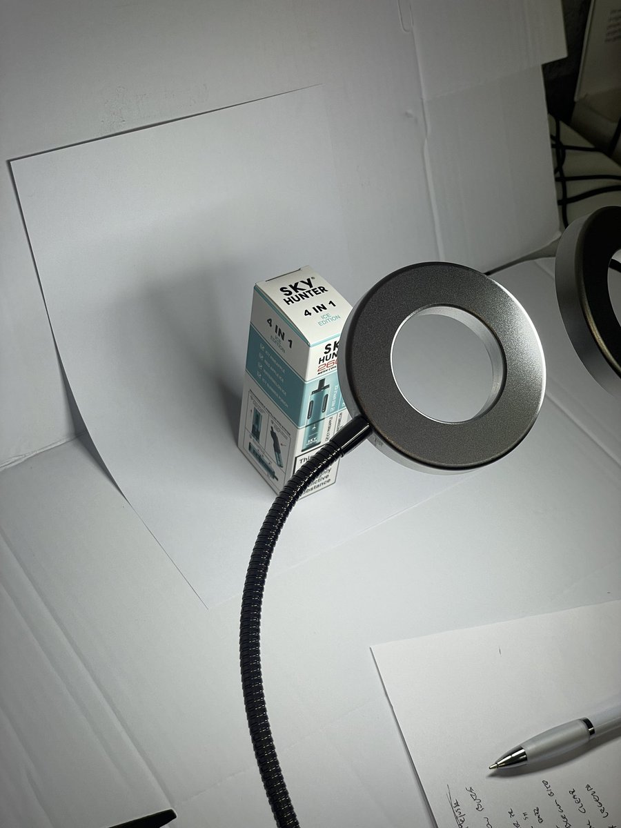 eddioGFX's tweet image. Behind the scenes. Doing a product photography in this small diy studio

#uk #freelance #website #ecommerce