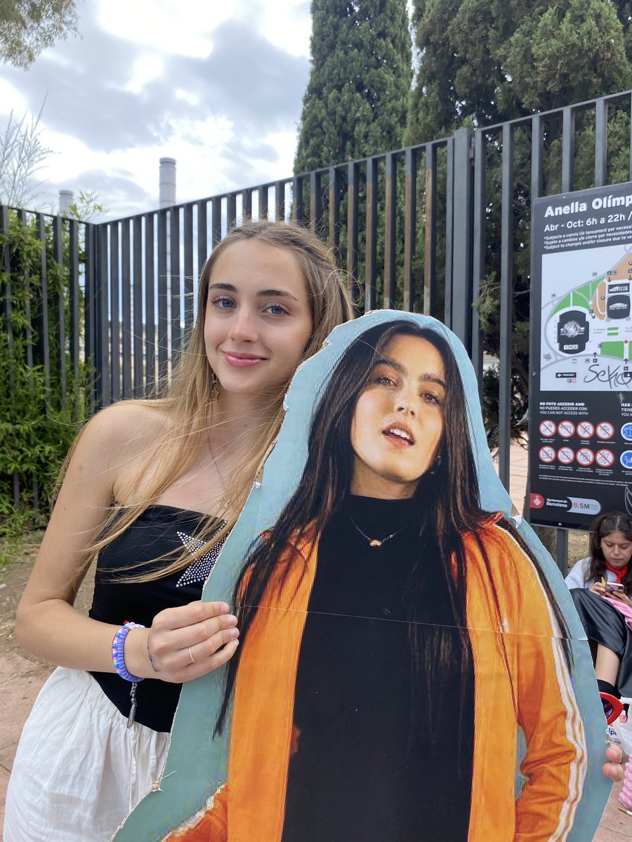 judisskiki's tweet photo. @chiaraoliver contando las horas pra verte brillar una vez mas 💞💞 #giraot #otbarcelona #otenconcierto #kivi https://t.co/d8L6gxzJAc