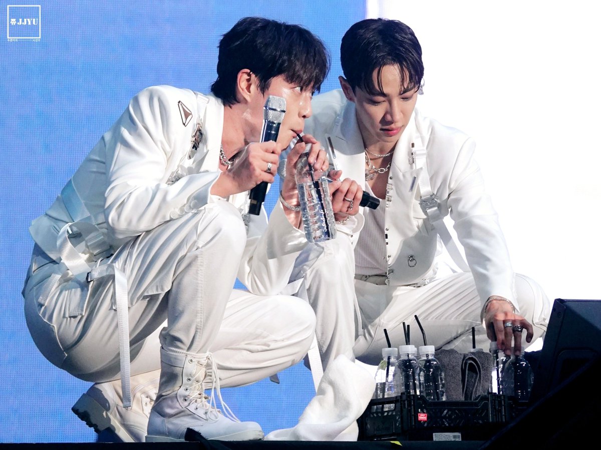 240512 LIGHTS GO ON, AGAIN 물 마시는 뚜☺️, 미남즈가 좋다구💙💚 #윤두준 #두준 #YOONDUJUN #이기광 #기광 #LEEGIKWANG #하이라이트 #HIGHLIGHT #비스트 #BEAST #LIGHTS_GO_ON_AGAIN #HIGHLIGHTXBEAST