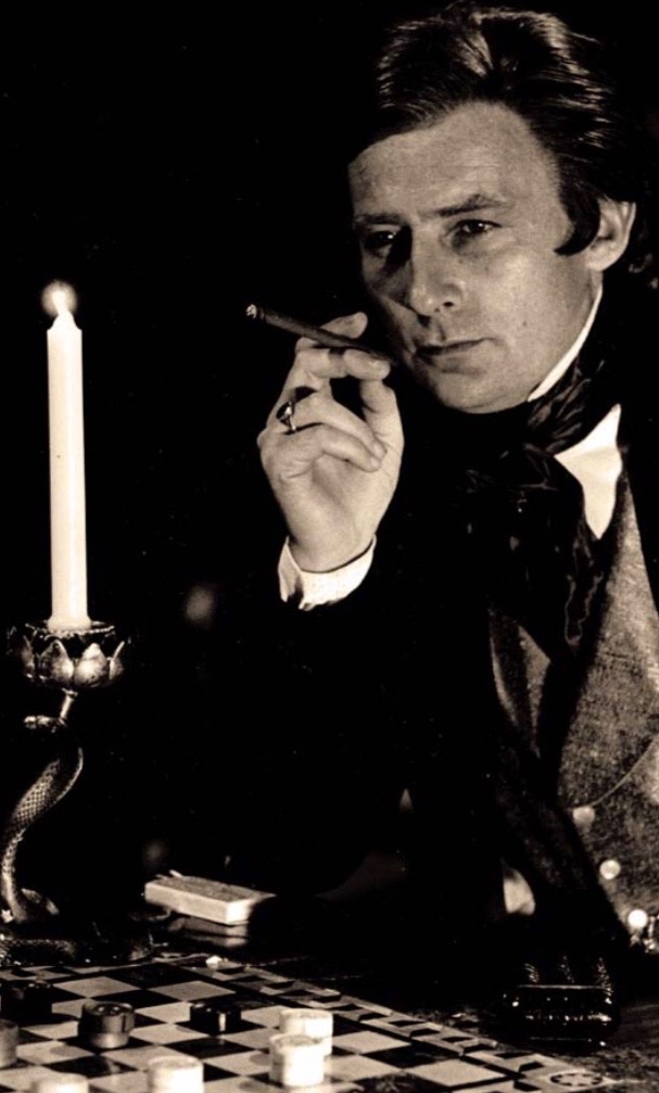 In remembrance of celebrated actor Edward Woodward (born OTD 1930), seen here in one of his regrettably lost television performances - playing Auguste Dupin in a 1968 BBC adaptation of Edgar Allan Poe’s ‘The Murders in the Rue Morgue’.