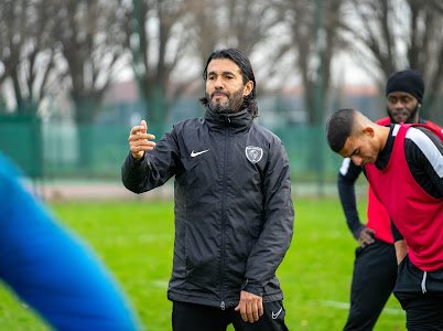 SisbaneH's tweet photo. Obtention de mon BEF 2023/2024 👍🧠⚽️✅

Fier de vous annoncer l'obtention de mon Brevet d'Entraineur de Football sûr les terrains avec Lyon la duchere ( Entraineur adjoint N3, Entraineur u 18 R1) https://t.co/TmEy1o5rzC