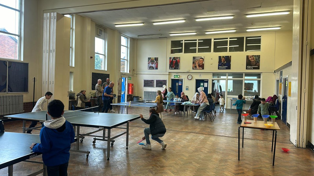 DAMASQLTD's tweet image. what a great day for the community @EborGardenscommunityCentre. Many thanks for Rob and Sara from #feedleeds @P4Plants and our regular supporter king of ping pong Peter @PINGPONGFORU. A massive thank you for the support from local cllr @nkele_manaka with more to come...