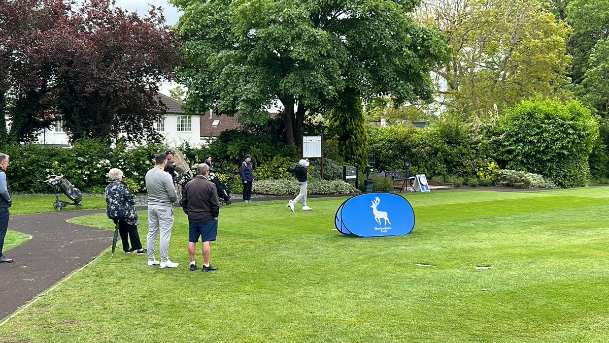 Defending Champion Harry Cox of <a href="/welwyngcgolf/">WelwynGCGolfClub</a> on the 1st tee of his pm QF match of the Men’s County Championship vs Dan Stannard of <a href="/HertsGCC/">The Hertfordshire Golf and Country Club</a>