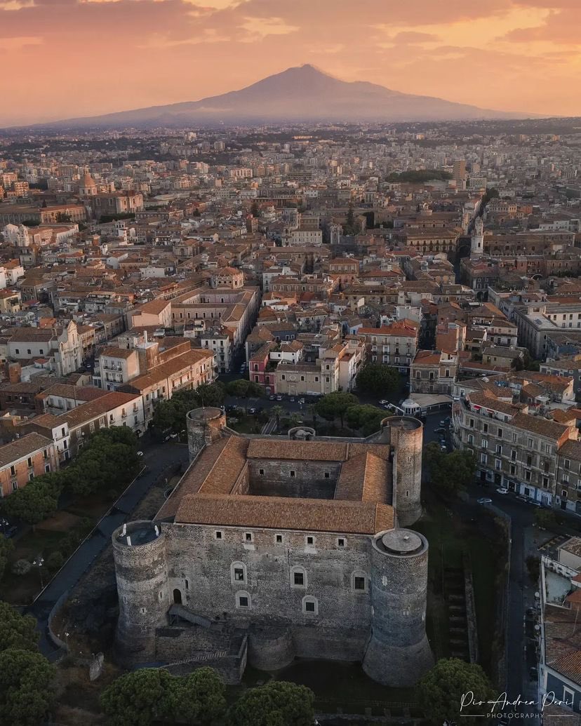 Catania, Sicily 🇮🇹
📸:@pioandreaperi