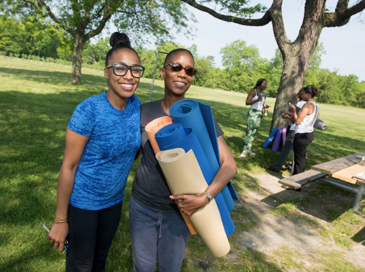 YoganicFlow's tweet photo. The #YoganicFlow team is looking forward to meeting all #DetroitYogis in the parks today! 

🧘🏿‍♀️9:00am at Palmer Park for Hatha Yoga 
🪑10:00am at Palmer Park for Chair Yoga
🧘🏽‍♀️10:00am at Chandler Park for Hatha Yoga 

Details + Registration: https://t.co/pXdQLBVWRD https://t.co/D1UZngeb2K