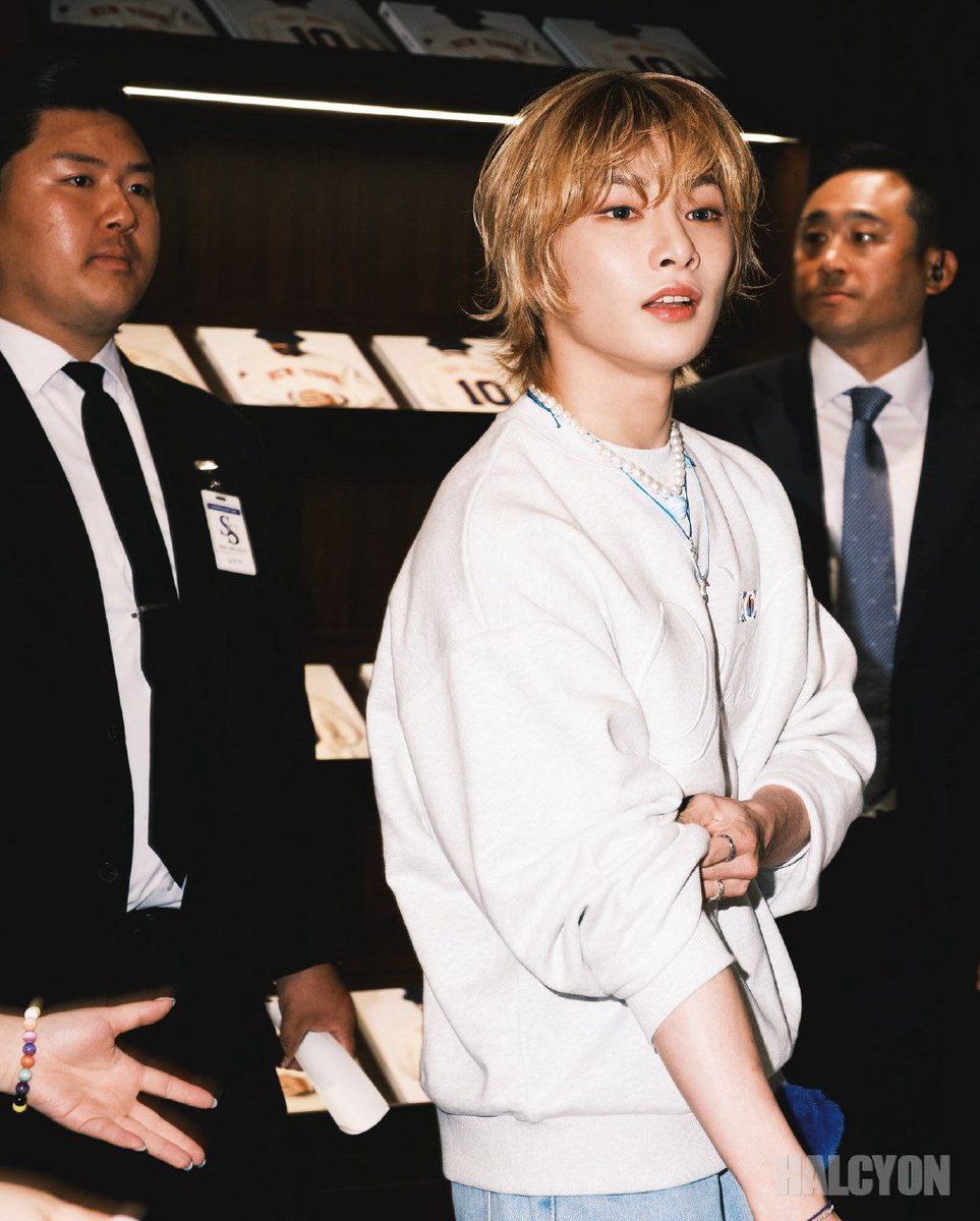 StrayKids__UA's tweet photo. โฃ| ะะนะะฝ ะฒ ะพะฝะพะฒะปะตะฝะฝั Instagram-ััะพััะฝะบะธ magazine__h๐
.
.
#StayTime #StrayKids #StrayKidsUkraine #I_N #HalcyonMagazine #์คํธ๋ ์ดํค์ฆ #์์ด์ https://t.co/hrwIf1fm4d