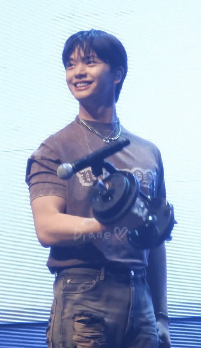 아니 팔뚝 개낑겨요 오ㅃ ㅏ🥵