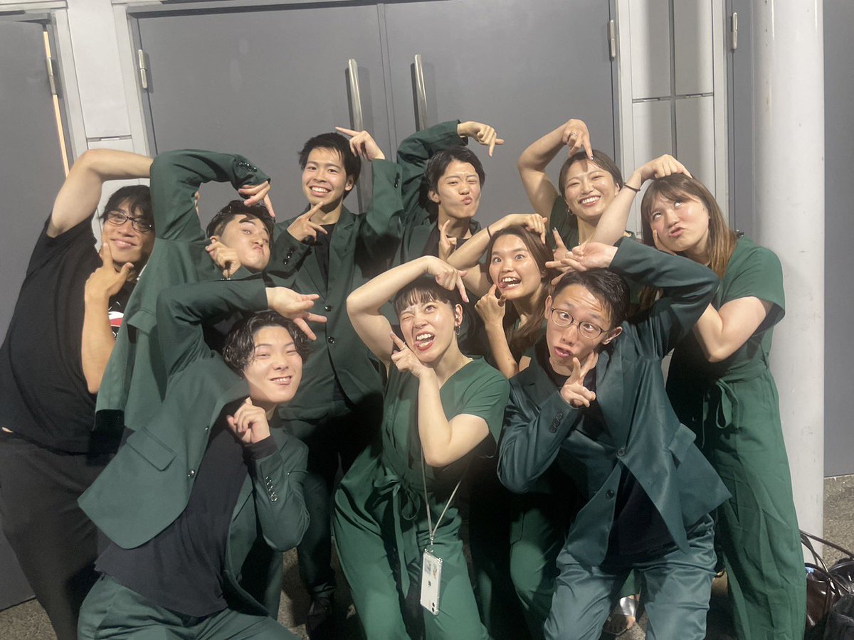 Dr25250514's tweet photo. お疲れ様です！
新生宮益坂今日からスタートしました👏
2人も新しく宮益坂のメンバーとして配属
して下さりました🙇🙇
また今日から気持ち新たに10人で
切磋琢磨していきましょう💪💪
※写真撮っておらず💦
@iwao1991_fubic 
#変顔 #仕込みます #変顔こそ #生きる道
#変顔道 #渋谷宮益坂 https://t.co/rLdZYTro9X