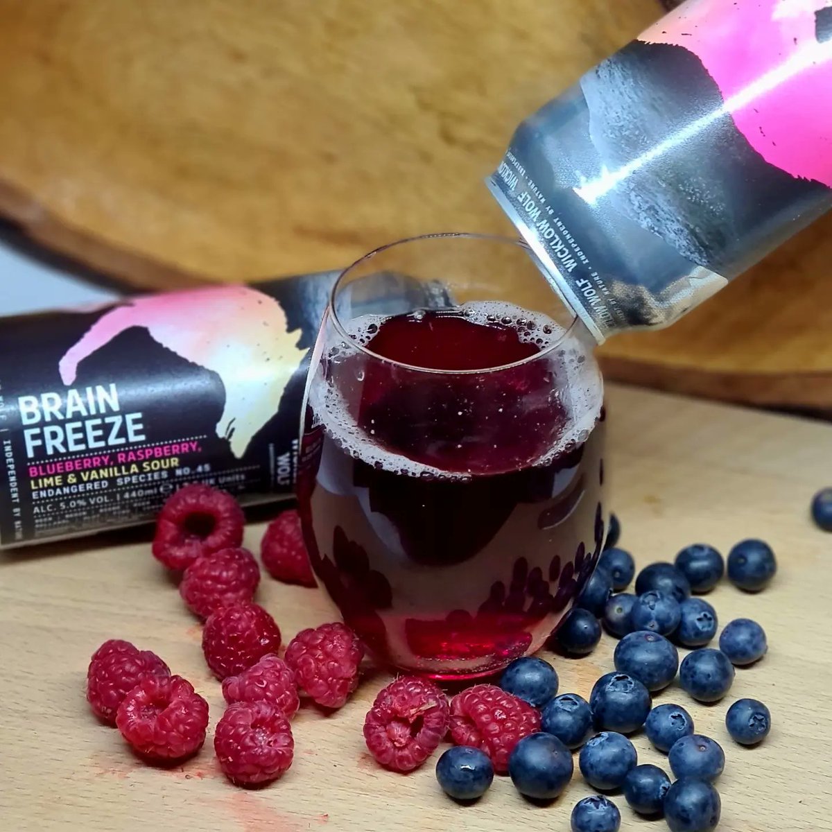 IrishBeerPundit's tweet photo. Brain Freeze is a Blueberry,  Raspberry, Lime &amp; Vanilla #SourBeer from @WWolfBrewery  No.45 in their #endangeredspeciesseries of #LimitedEditionBee 
This  #irishsourbeer is light, refreshing, and drinkable with some intriguing flavours. https://t.co/WzWHB54TnS