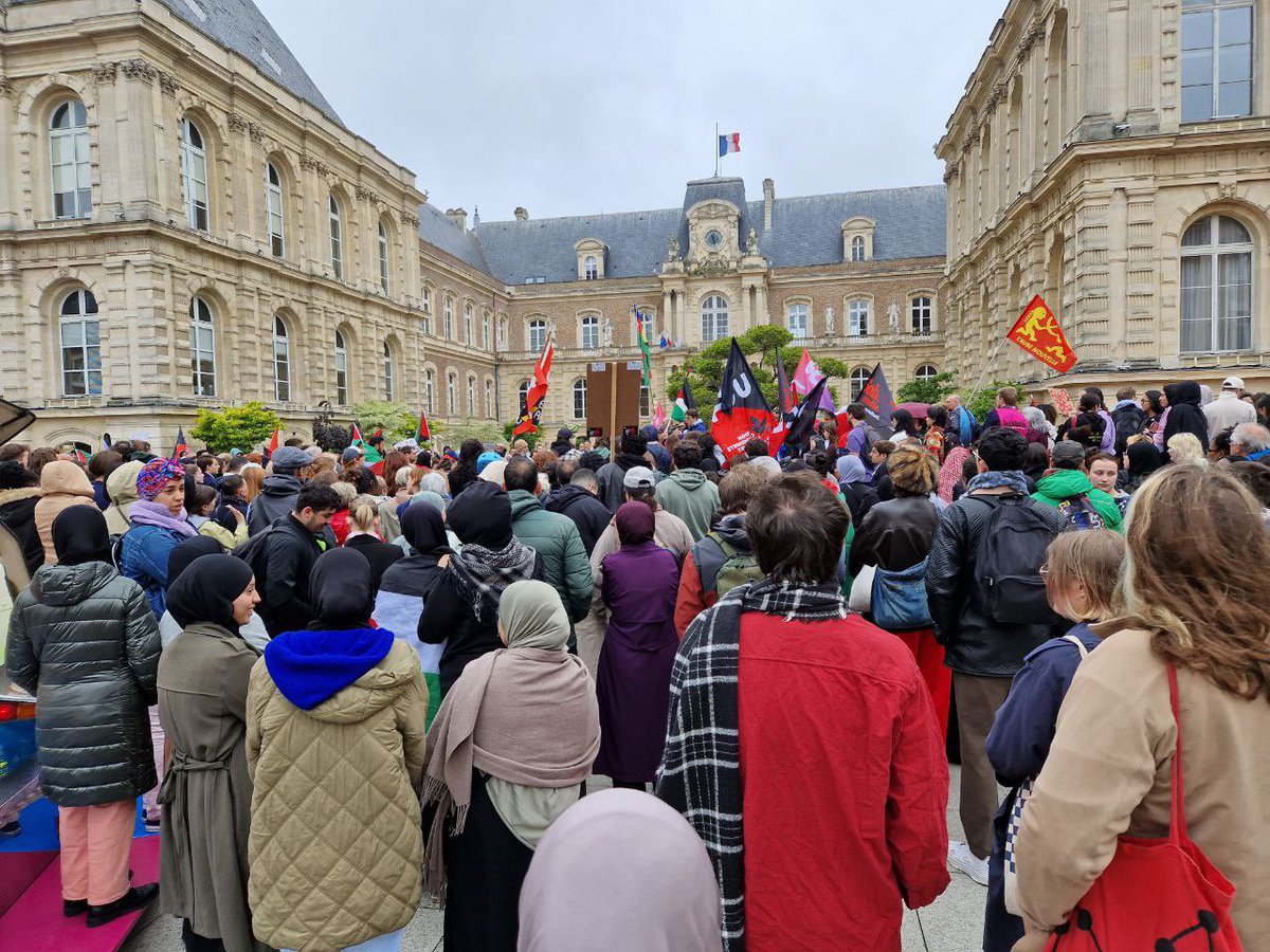 JFIAmiens's tweet photo. 🇵🇸 Plus de 400 personnes rassemblées ce matin à Amiens contre le génocide en cours. 
Les insoumis sont du bon côté de l’histoire !
Rendez-vous le 9 juin ! https://t.co/bTyVfVHhRp