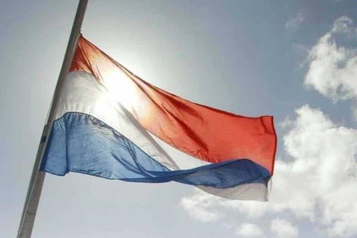 Vannacht is een medewerker van de Koninklijke Marechaussee op Curaçao omgekomen bij een gewapende woningoverval. We zijn geschokt en intens verdrietig. Zijn familie is geïnformeerd en we wensen zijn naasten alle kracht toe en staan hen bij.

 <a href="/Korps_Politie/">Korps PolitieCuracao</a> doet onderzoek.