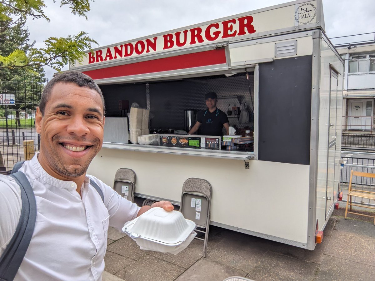 Finally got round to a post Newington surgery homemade burger from Mustafa. Brandon Burger on Maddock Way #SE17 - open most days and definitely worth a visit 👌🏾