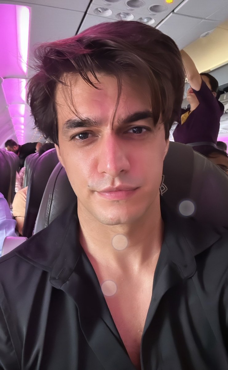 Momo
#MohsinKhan #MoMinions @momo_mohsin