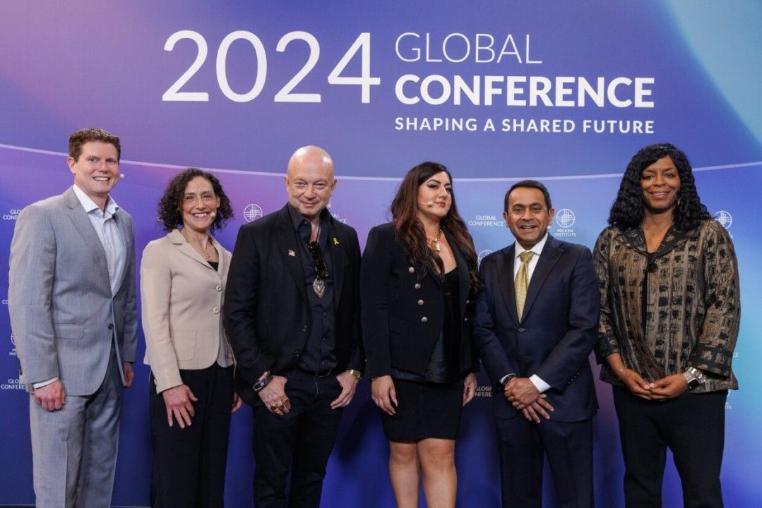 efipm's tweet image. 📌 Great read by @RavinJesuthasan
Visionary leadership &amp;amp; #AI: Shaping tomorrow’s workforce at the @MilkenInstitute  buff.ly/4aCFCMD 

#MIGlobal #futureofwork
@shi4tech @bamitav @helene_wpli @Nicochan33 @SabineVdL @FGraillot @labordeolivier @dinisguarda @psb_dc @brettking
